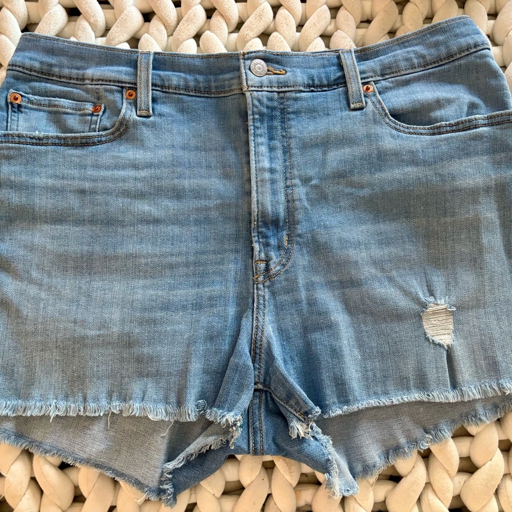 Levi’s high waisted cut off  Shorts